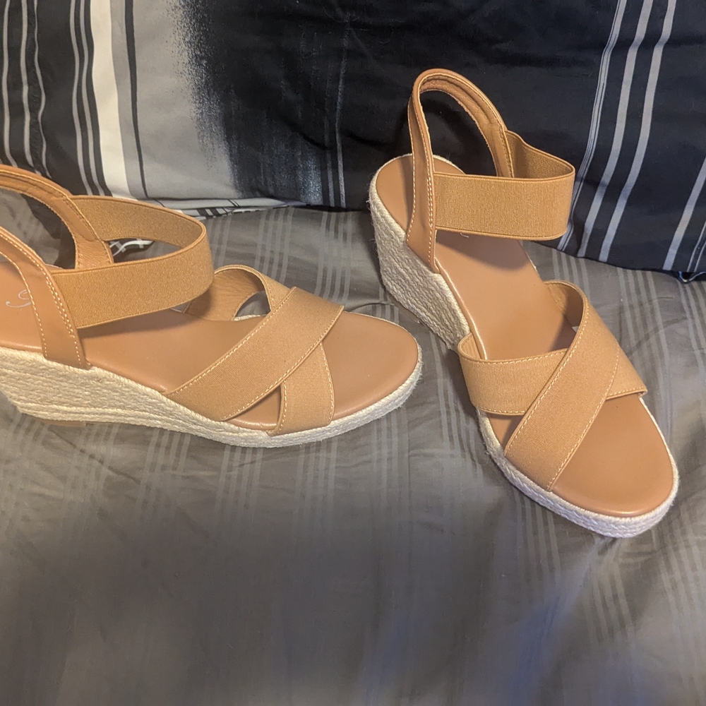 Women's Tan Wedge Sandals